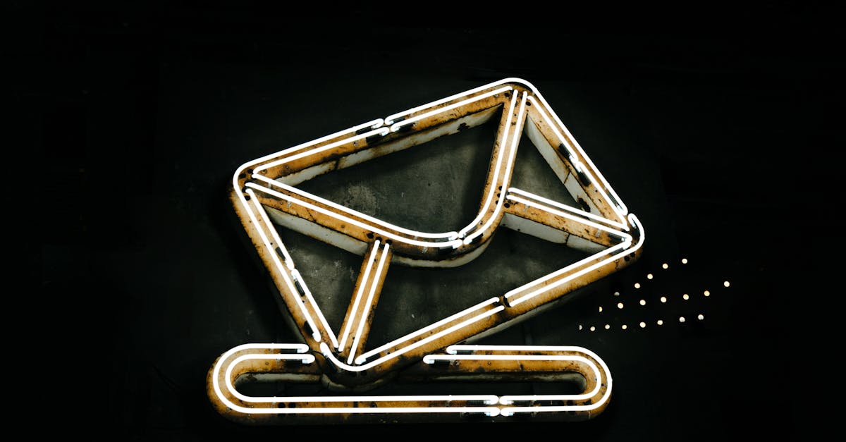 Abstrakcyjny obrazek ilustrujący wybór oprogramowania do marketingu e-mailowego