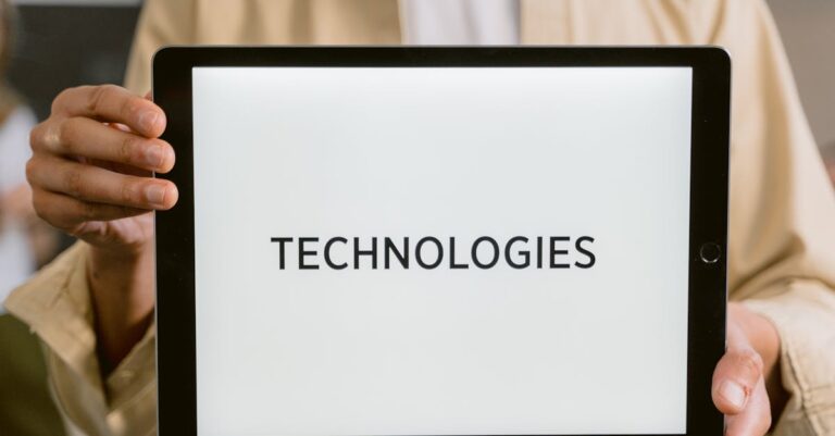 Symboliczne berło reprezentujące innowacje AI w biznesie i dostępności