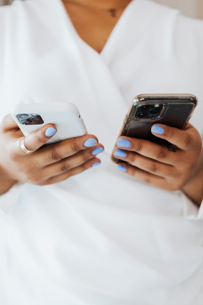 Ilustracja przedstawiająca nowoczesne urządzenia w kontekście projektowania stron internetowych